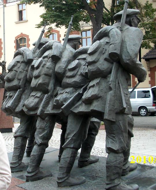 07. Pomnik Piłsudskiego.jpg