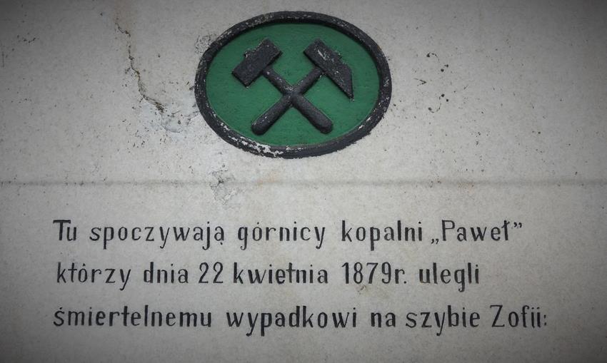 Grób ofiar wypadku w kopalni Paweł z dnia 22 kwietnia 1879 roku (5).JPG