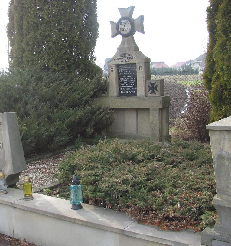 Gdów - cmentarz z II wojny światowej - fot. 2 - 2016 r.JPG