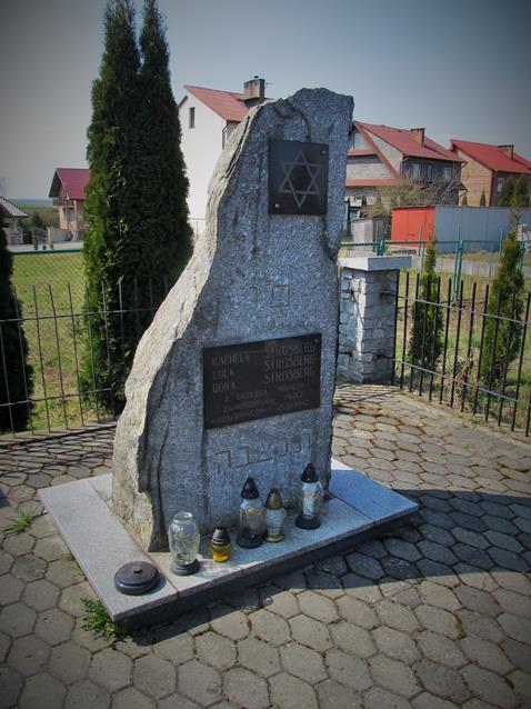 Pomnik na cmentarzu (7).jpg