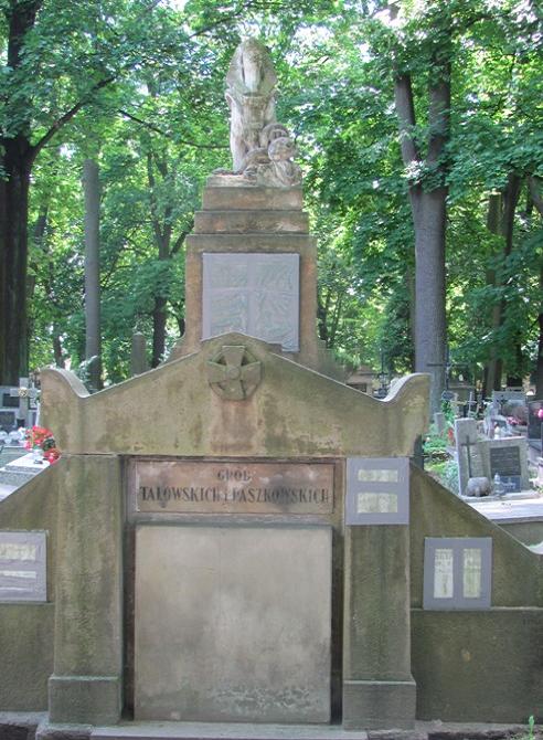 Sfinks na grobie Talowskiego - fot. 3.JPG