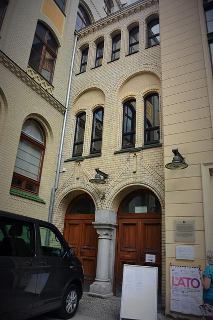 Synagoga z zewnątrz (5).JPG