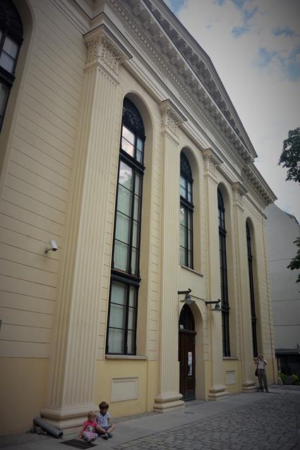 Synagoga z zewnątrz (6).JPG