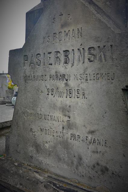 Ksiądz Roman Pasierbiński 1919 rok (6).JPG