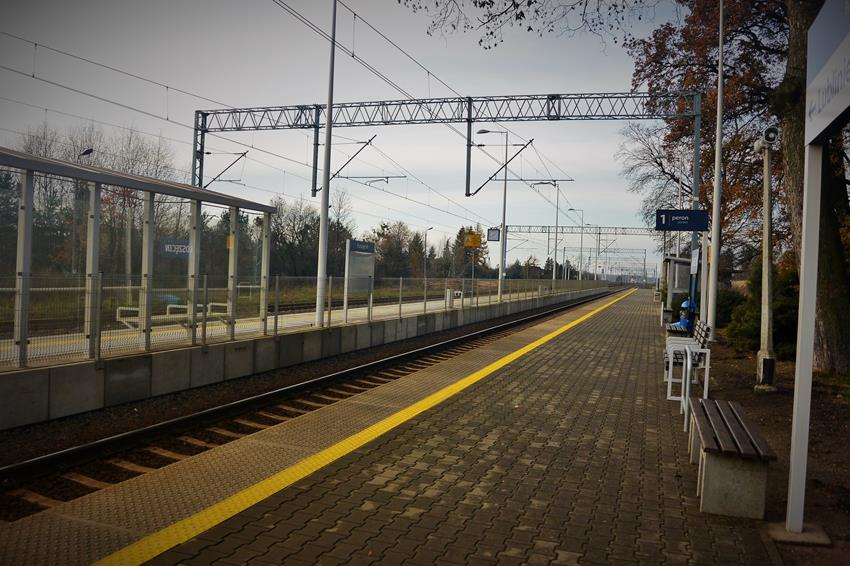 Koszecin - dworzec PKP (2).JPG