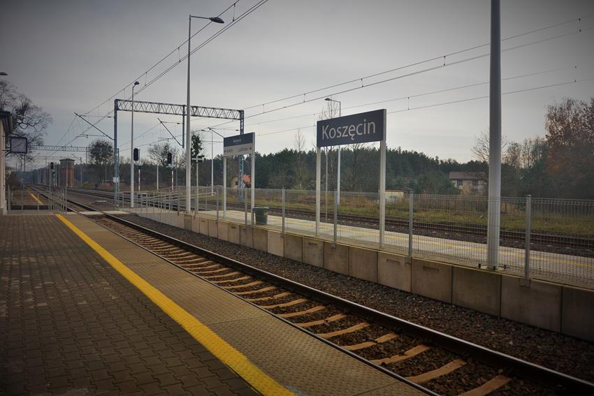 Koszecin - dworzec PKP (3).JPG
