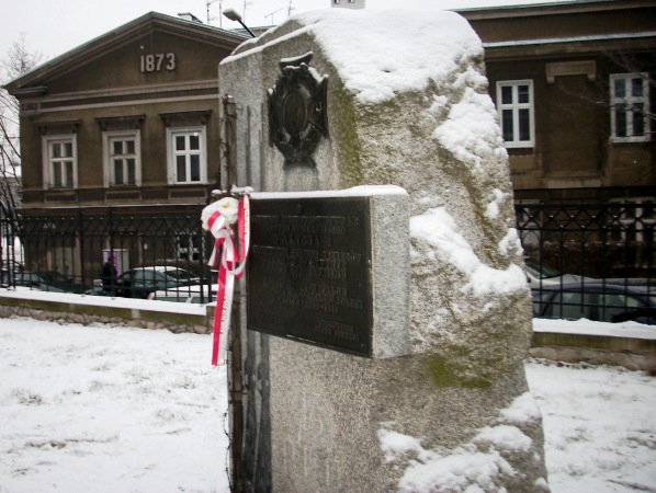Podgórze - pomnik harcerzy 2011 r. - fot 3.JPG